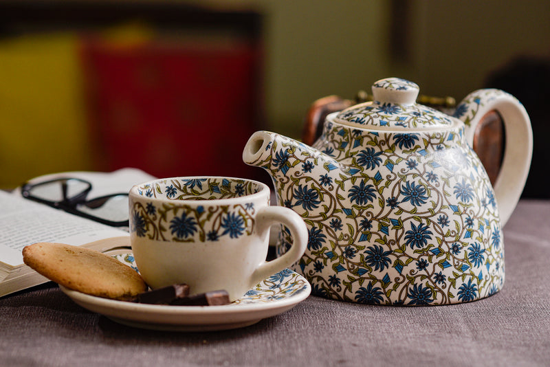 Multicolour handcrafted ceramic "The Royal Gardenia" Tea/Kettle Set